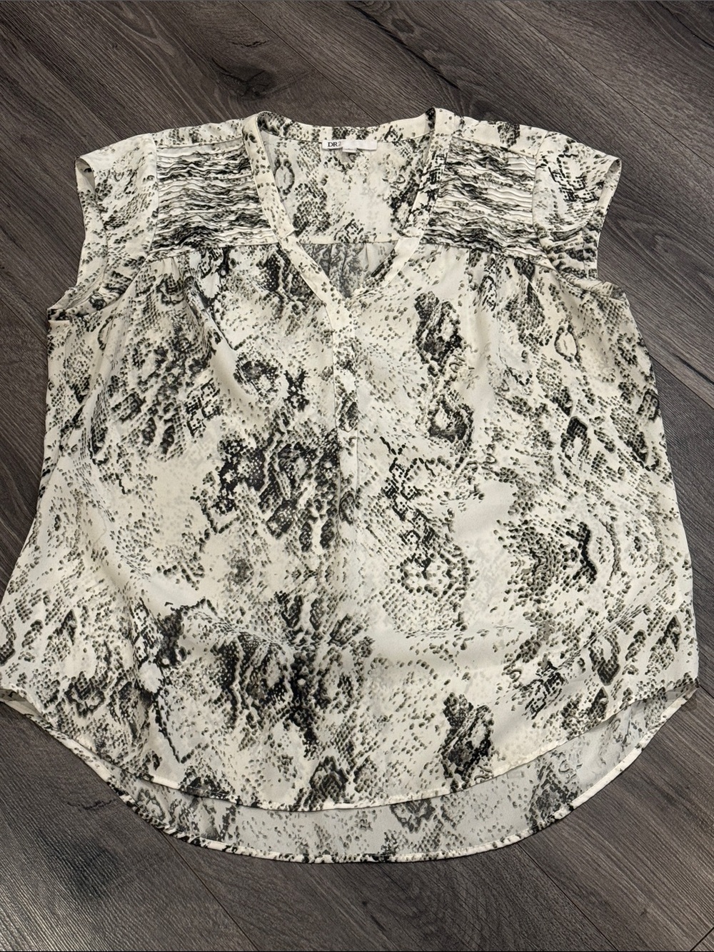 DR2 Snake-Print V-Neck Cap Sleeve Top - Black White Business Casual Versatile